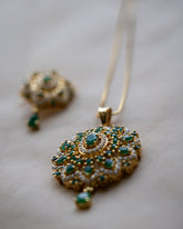 Kinza: Necklace set