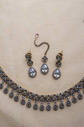 Laila White: Necklace set