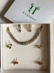 Faiza:  necklace set
