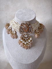 Amara: Peach Choker Set