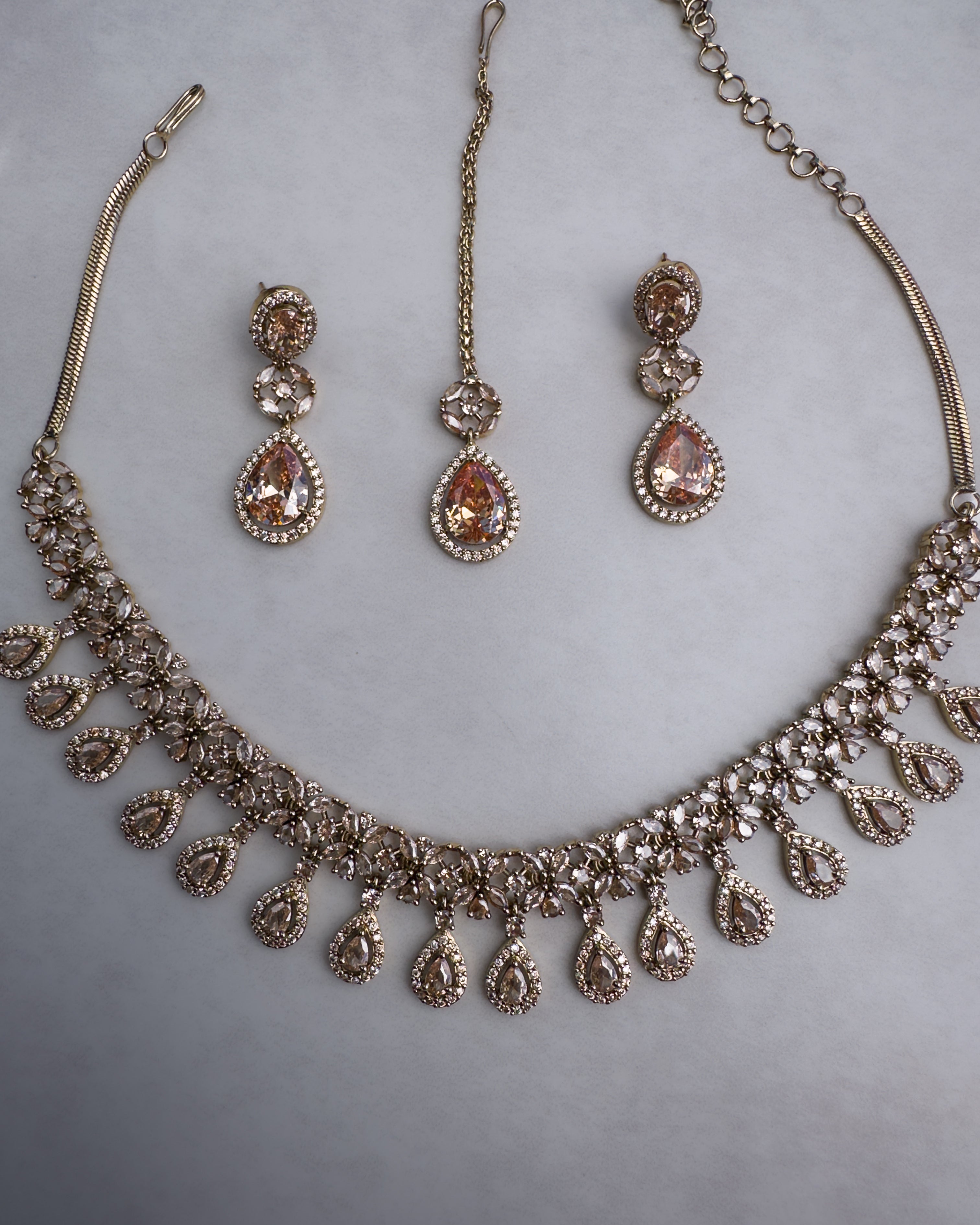 Kiara: necklace set 