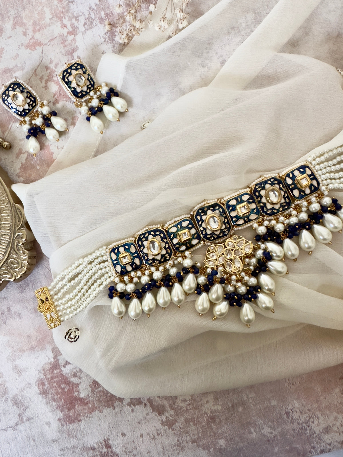 Raima: necklace set