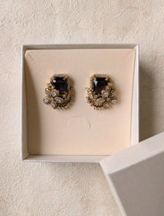 Mahira Studs: purple
