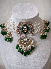 Amara: Green Choker Set