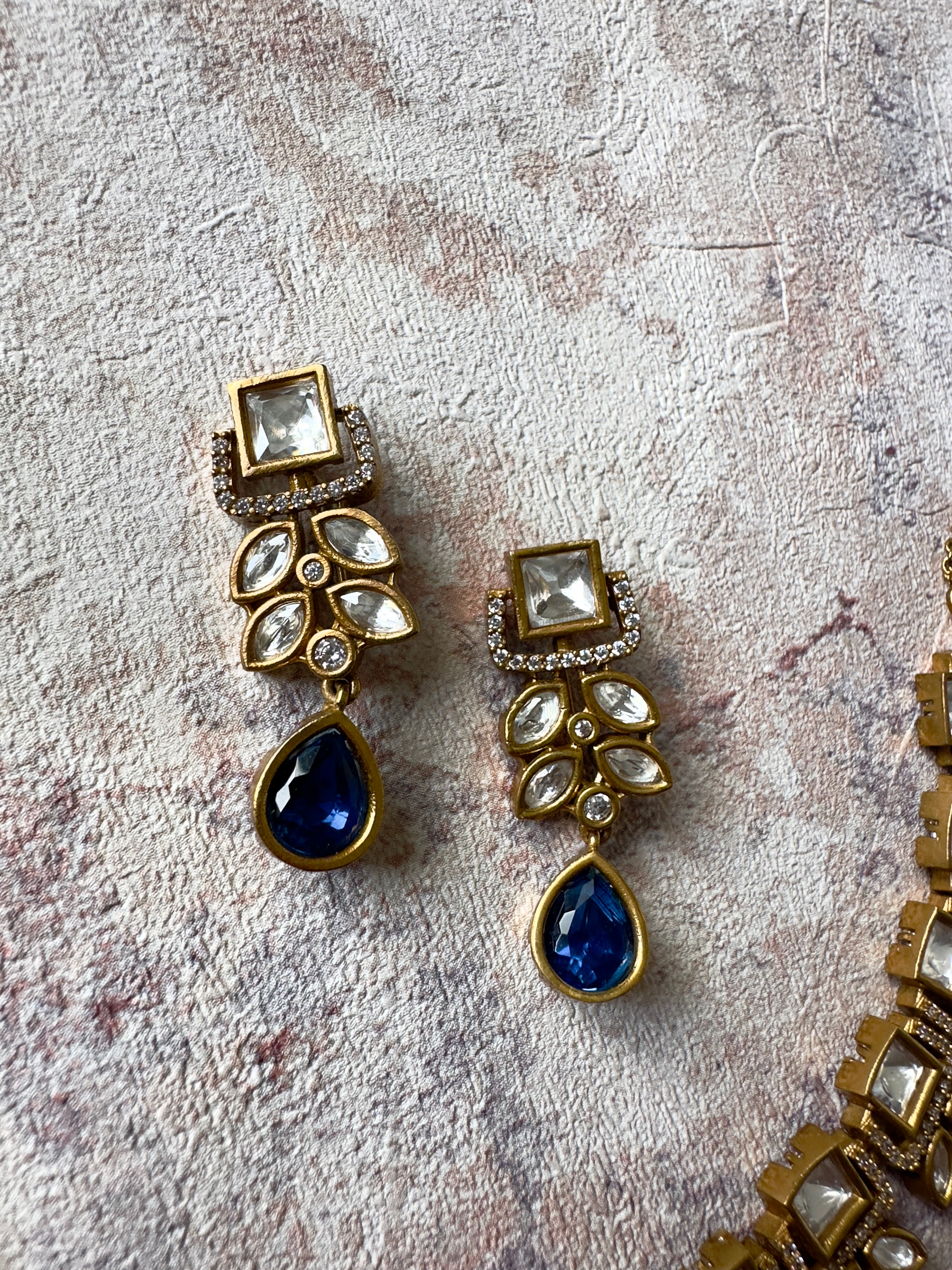 Neelam: necklace set