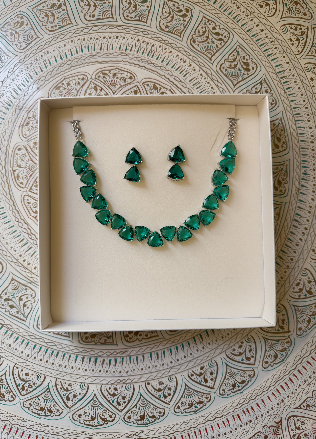 Saima: Crystal Necklace 