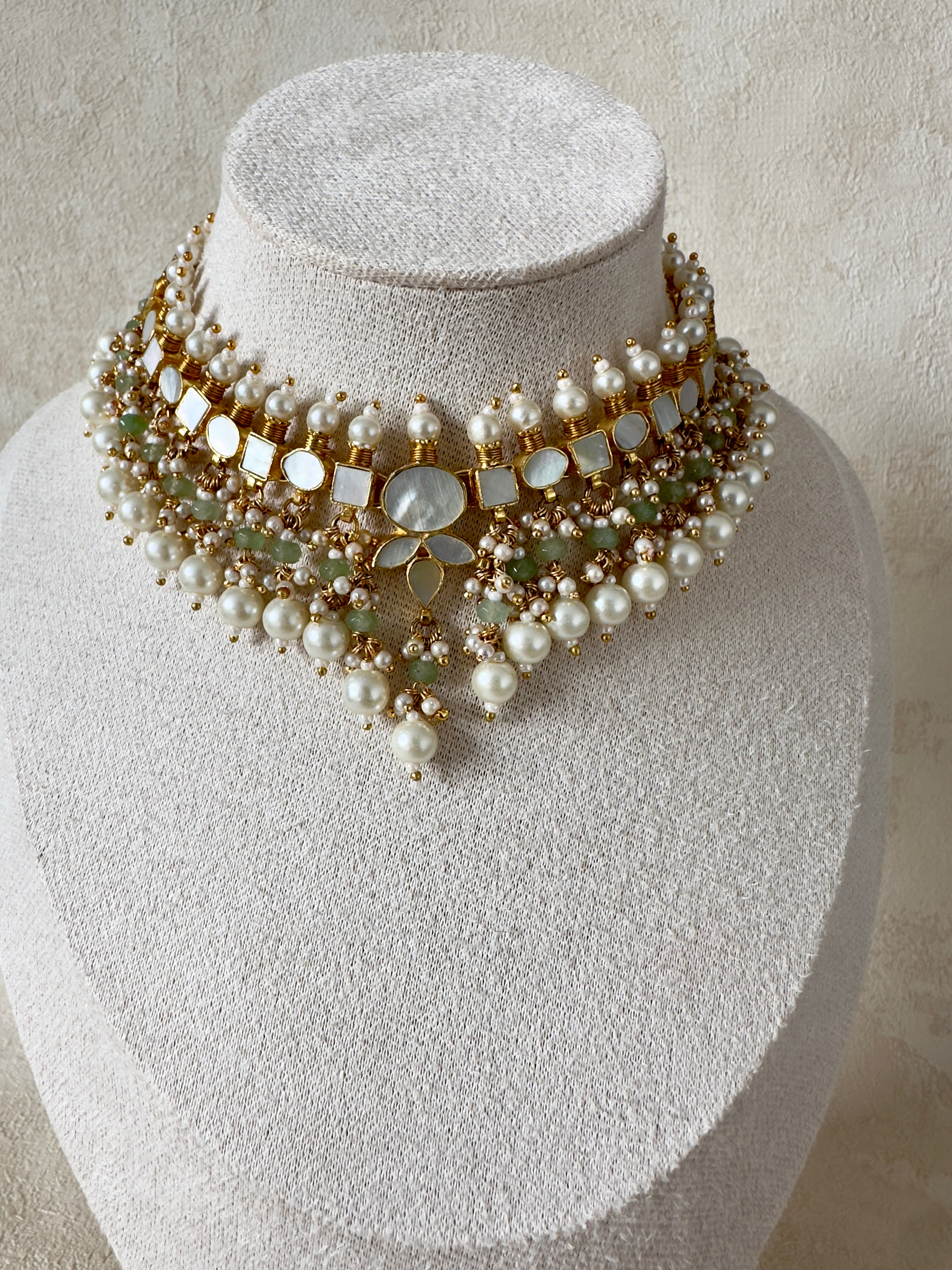 Zeenat: necklace set