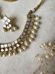 Raha: necklace set
