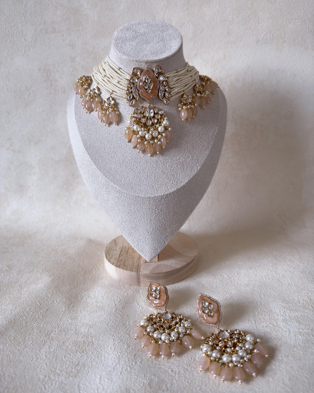 Amara: Peach Choker Set