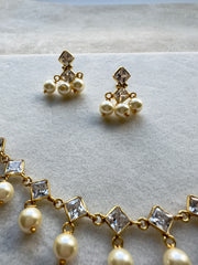 Eshal: necklace set