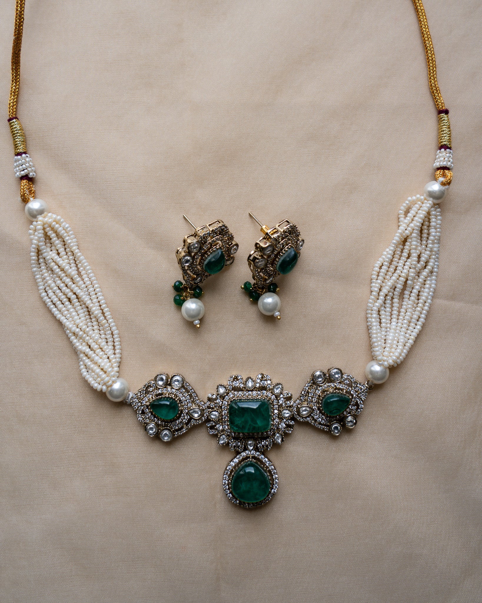 Hayaa: Necklace set 