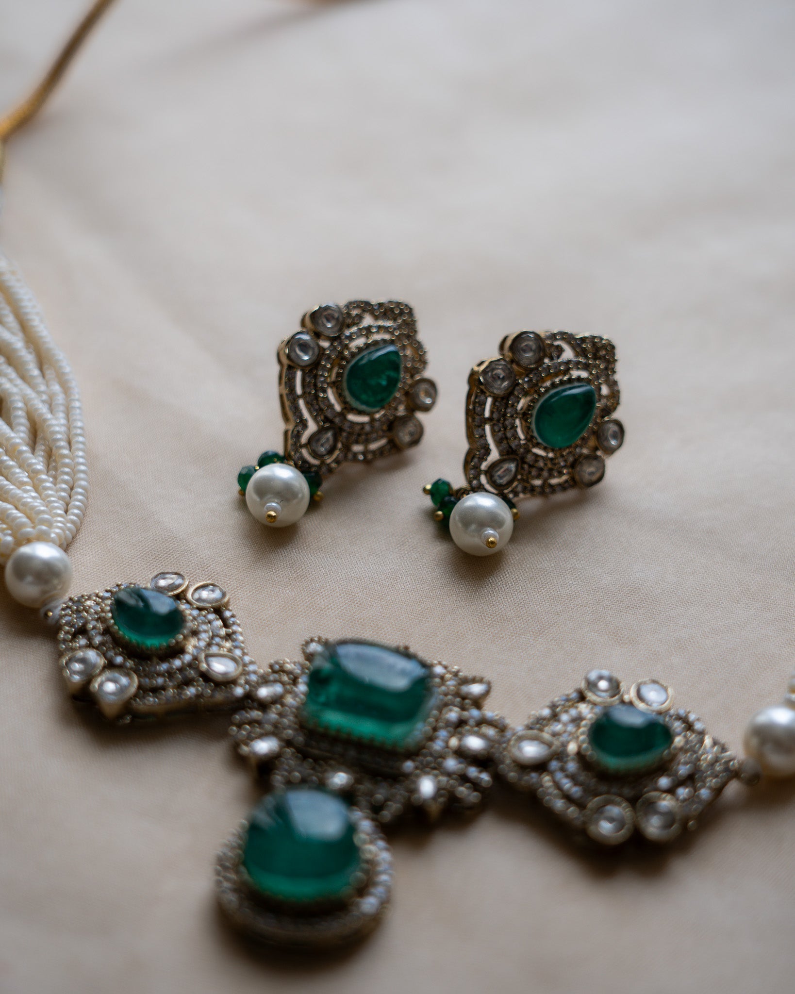 Hayaa: Necklace set 