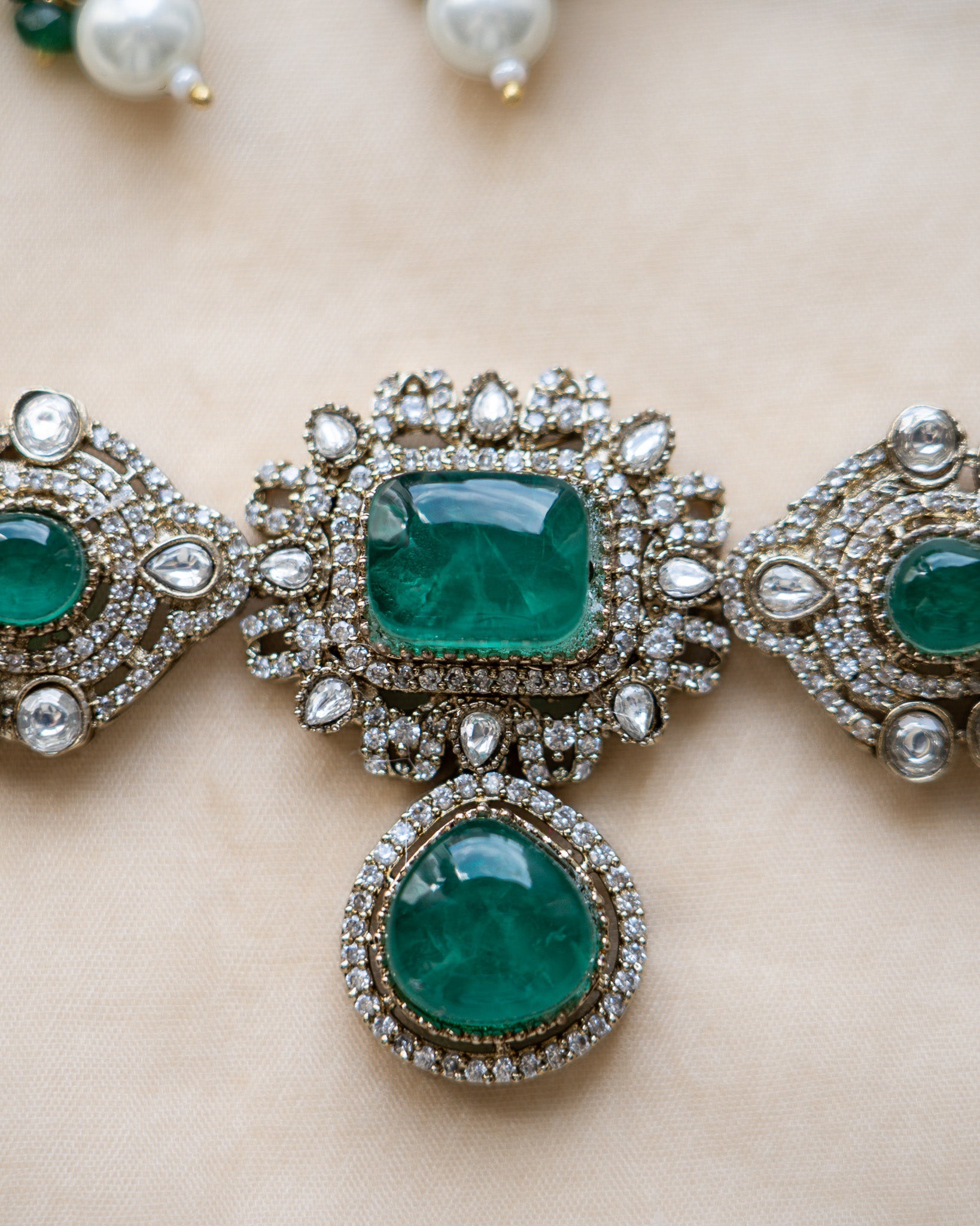 Hayaa: Necklace set 