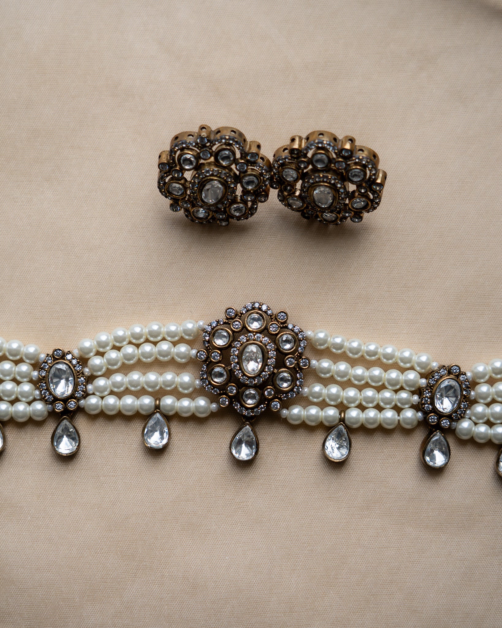 Kiara white: Choker set 