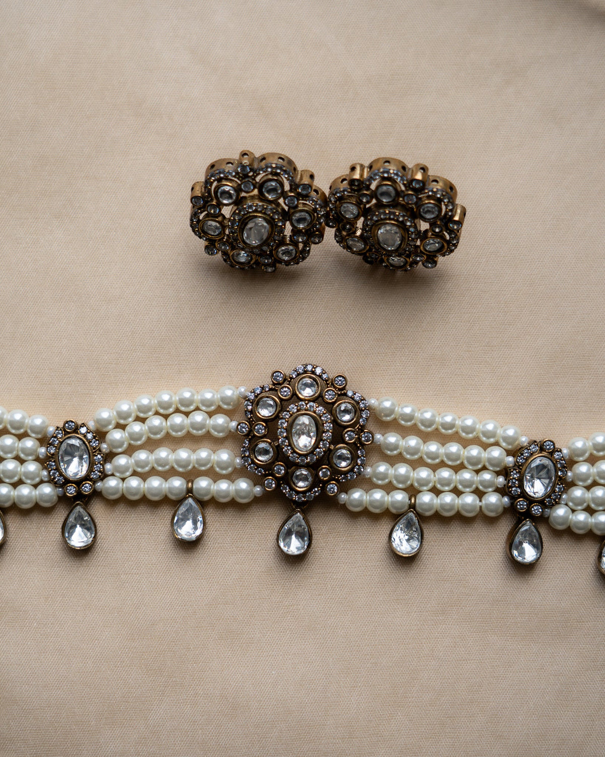 Kiara white: Choker set 