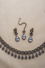 Laila White: Necklace set 