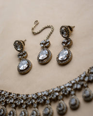 Laila White: Necklace set 