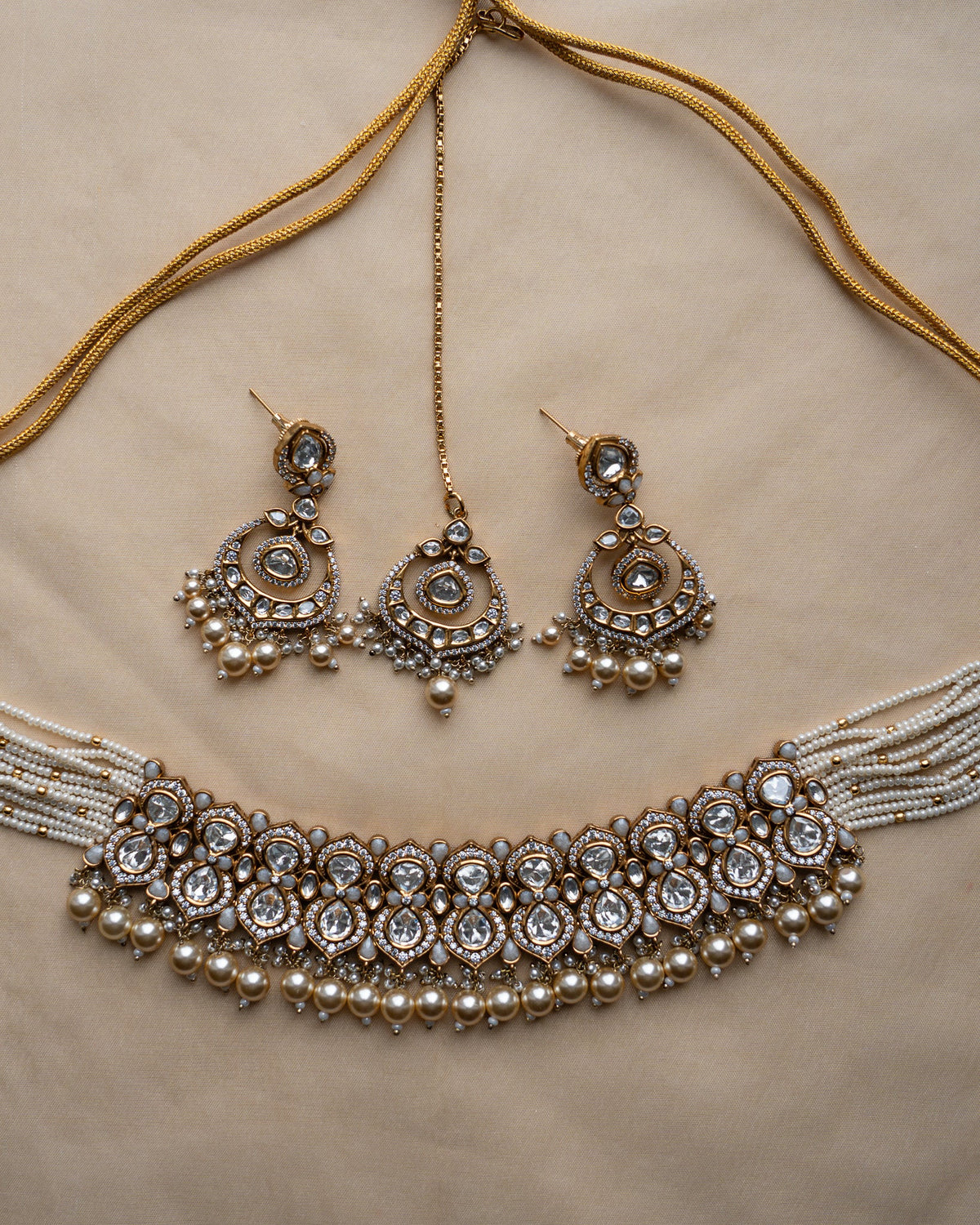 Leyana: Necklace set 