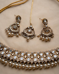 Leyana: Necklace set 