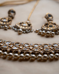 Leyana: Necklace set 