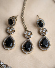 Laila Black : Necklace set 