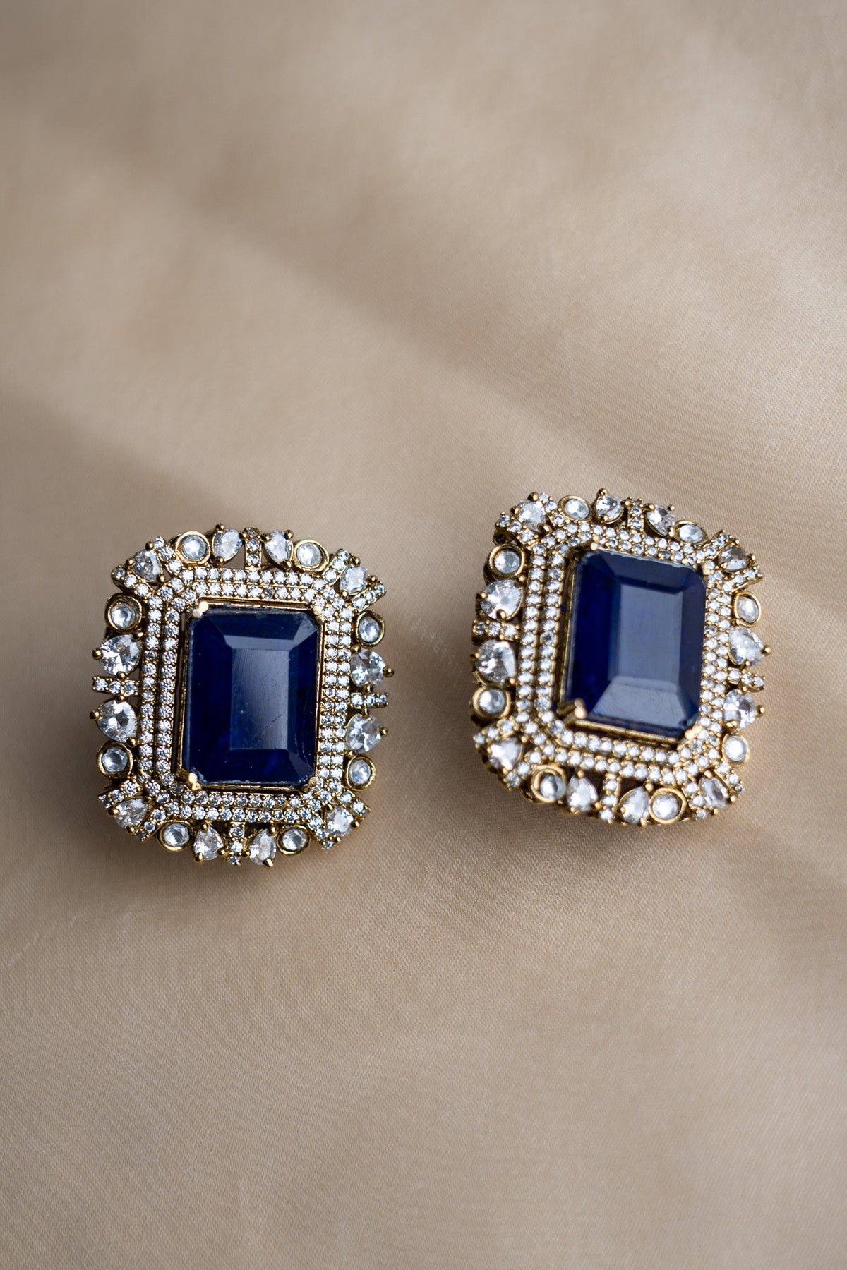 Hoorain : Earrings 