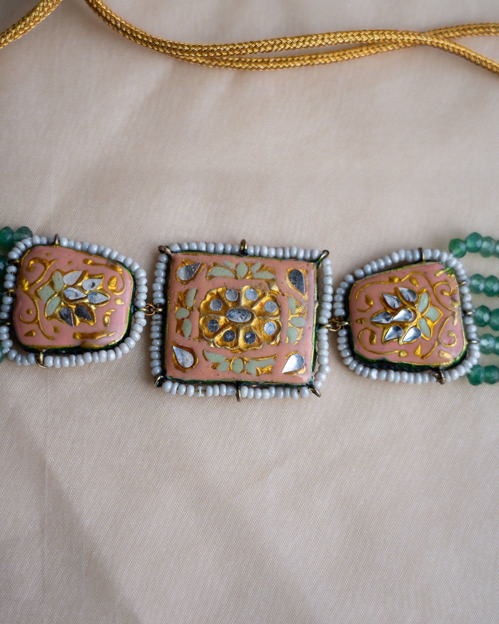 Meena choker 