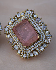Mehwish earrings : pink 