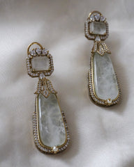 Laila earring : white 