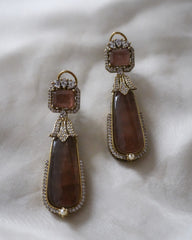 Laila earrings: brown 