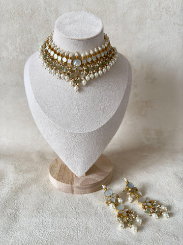 Zeenat: necklace set