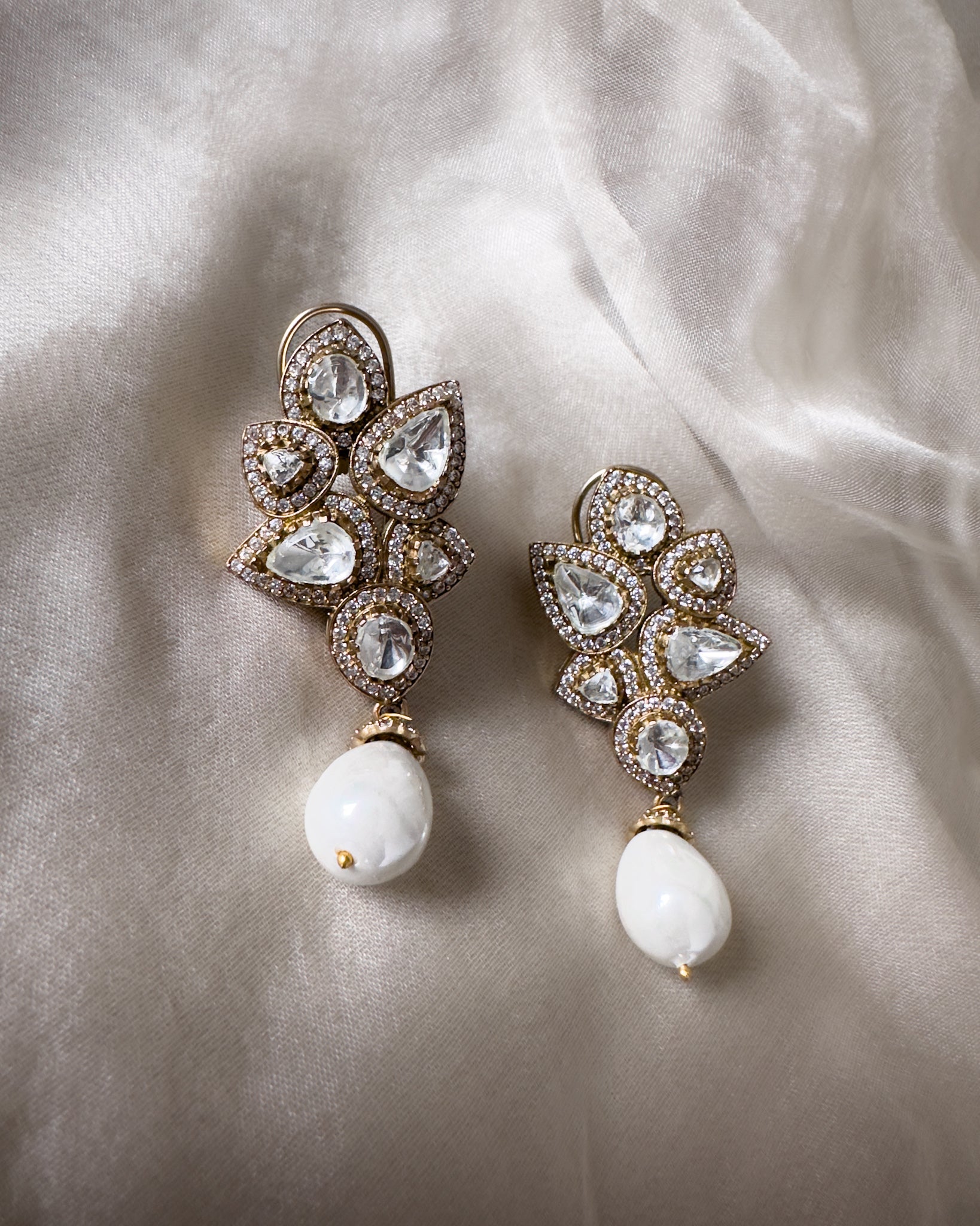 Hiba Earrings 