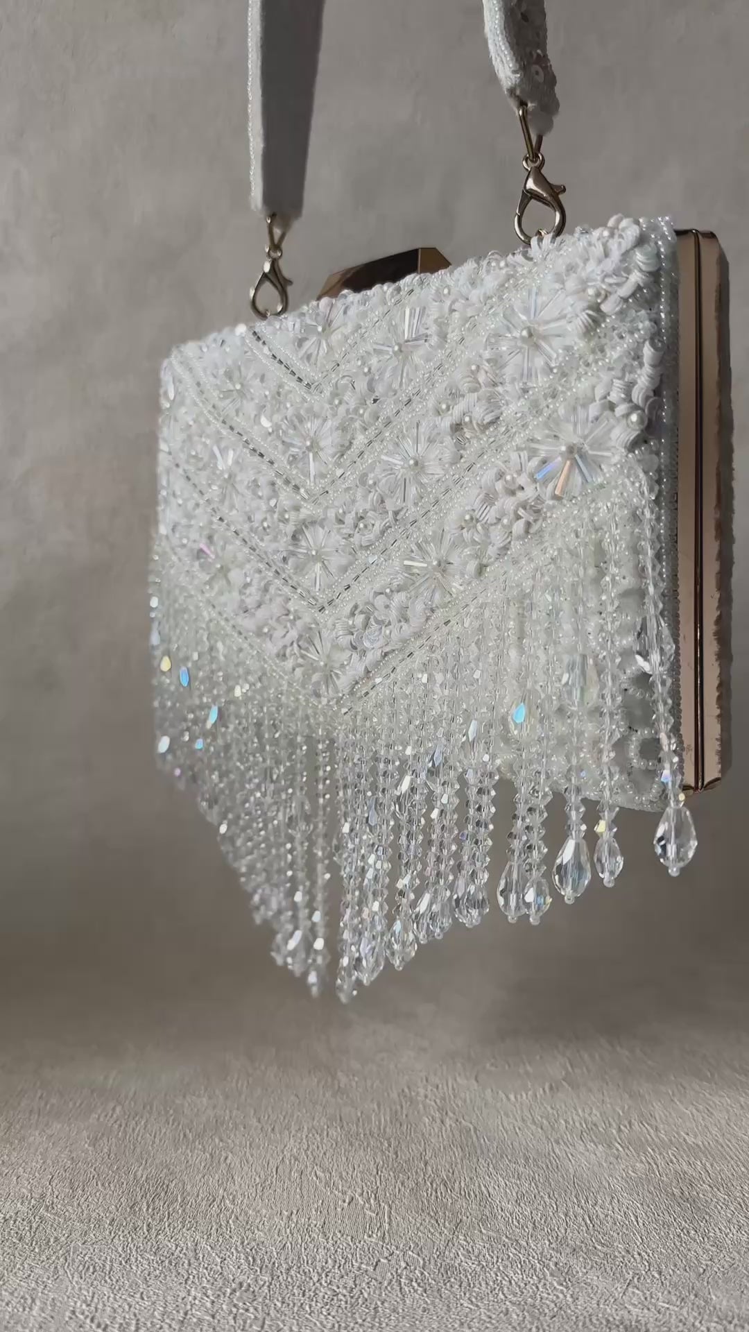 Manha Clutch Bag